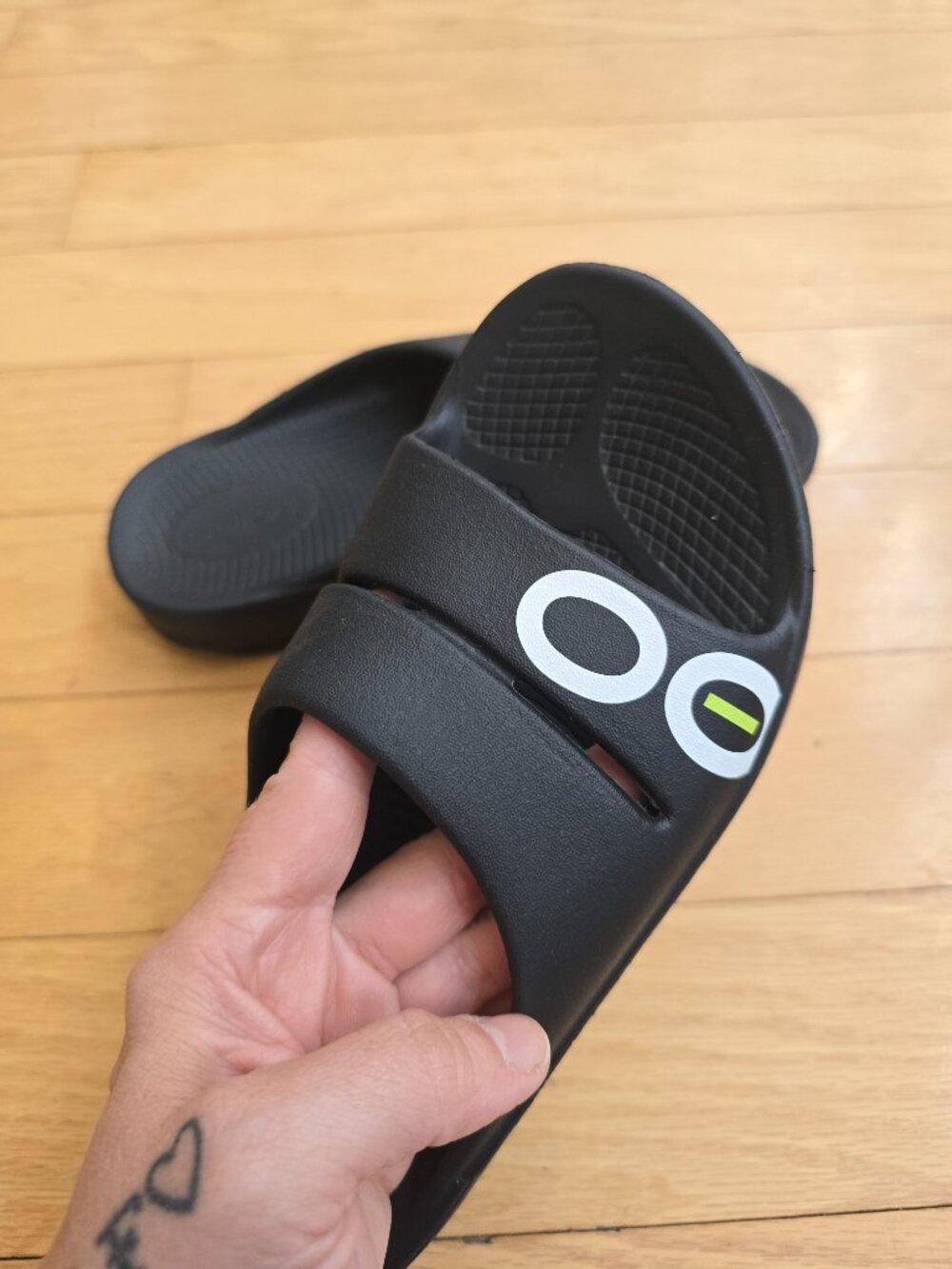 OOFOS | OOahh black sporty recovery slide sandals | WMS 5 - Picture 3 of 9